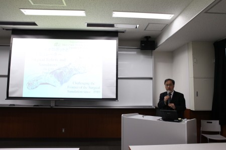 名古屋大学工学部　福田 敏男　教授による特別講義の様子