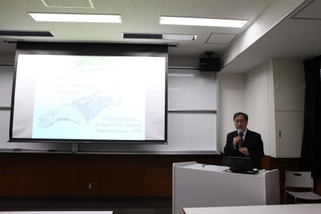 名古屋大学工学部 福田 敏男 教授による特別講義の様子