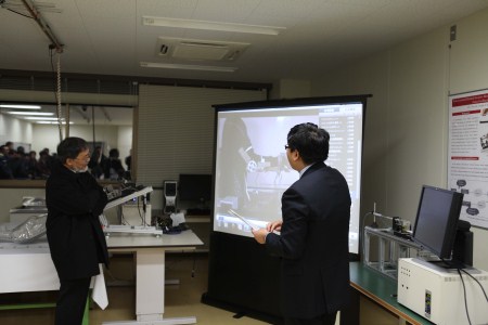 名古屋大学工学部　福田 敏男　教授 研究交流の様子